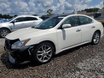  Salvage Nissan Maxima