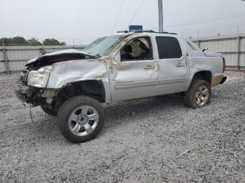  Salvage Chevrolet Avalanche