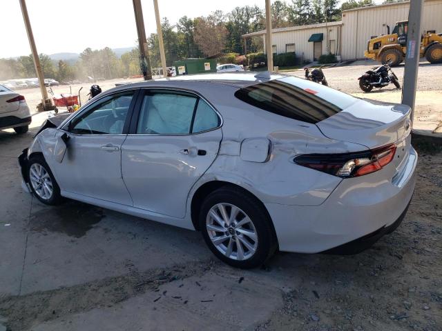 Toyota Camry Le Image 11