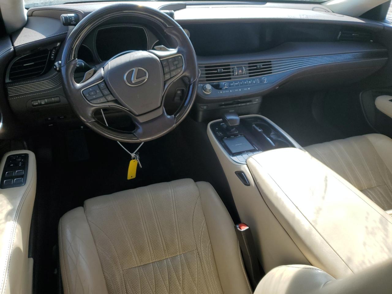 Lexus LS 500 Base Image 9