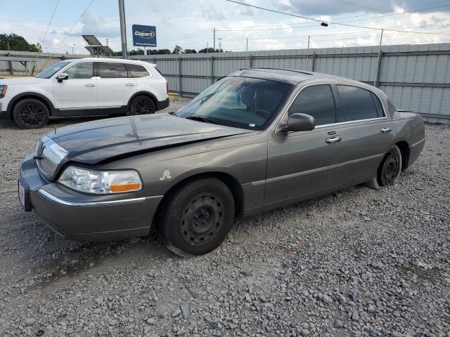  Salvage Lincoln Towncar