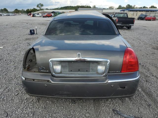 Lincoln Towncar Signature Image 11