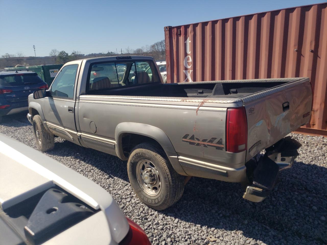 GMC Sierra K2500 Image 3