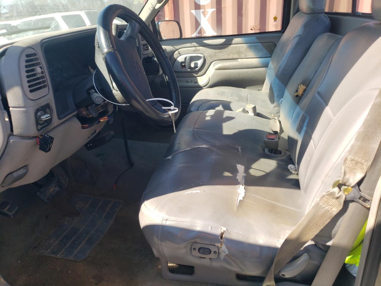 GMC Sierra K2500 Image 4