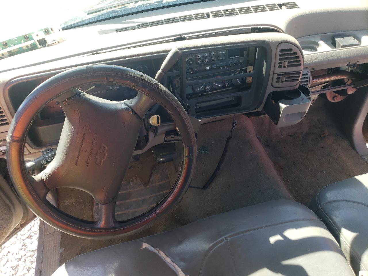 GMC Sierra K2500 Image 6