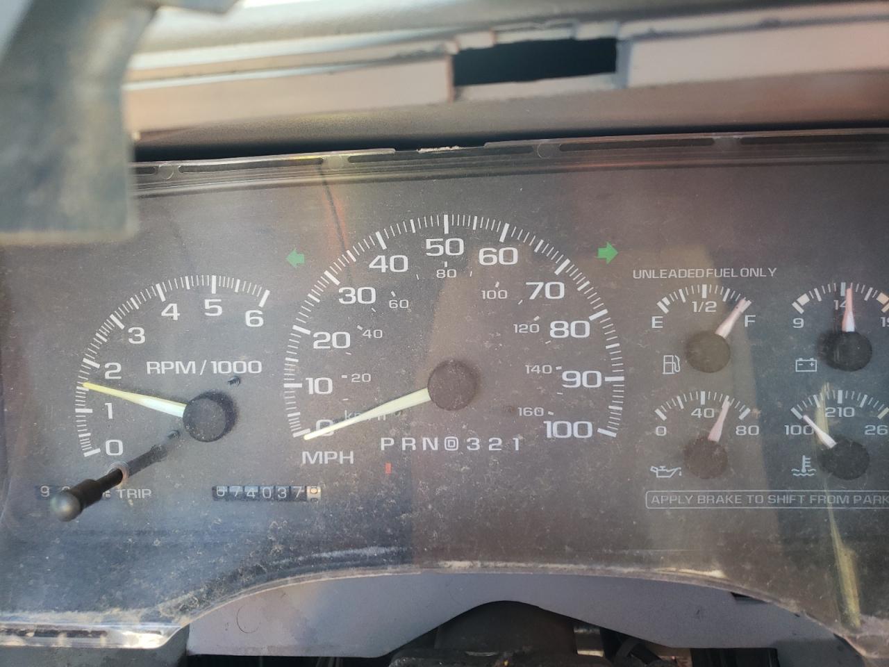 GMC Sierra K2500 Image 7