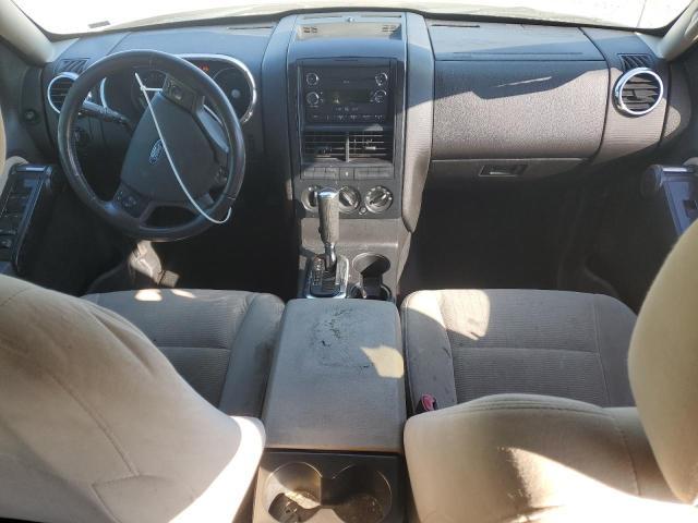 Ford Explorer Xlt Image 8