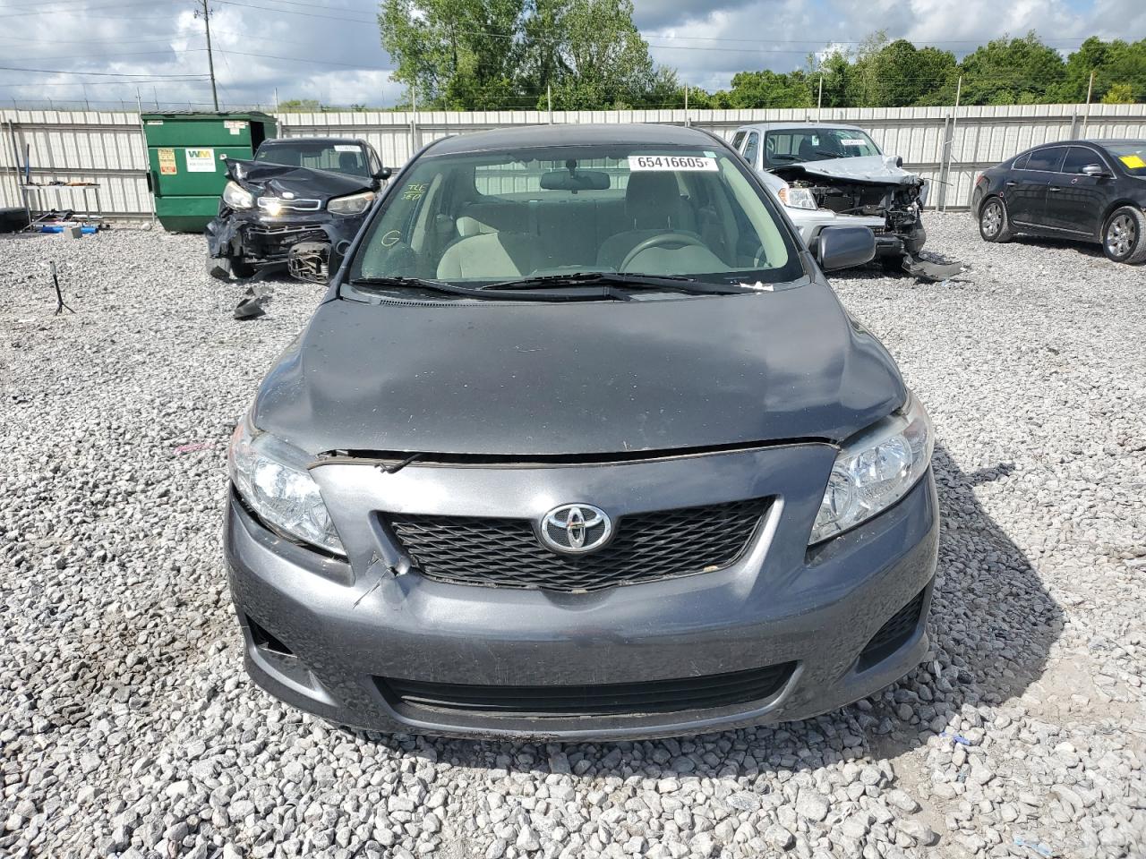 Toyota Corolla Base Image 9