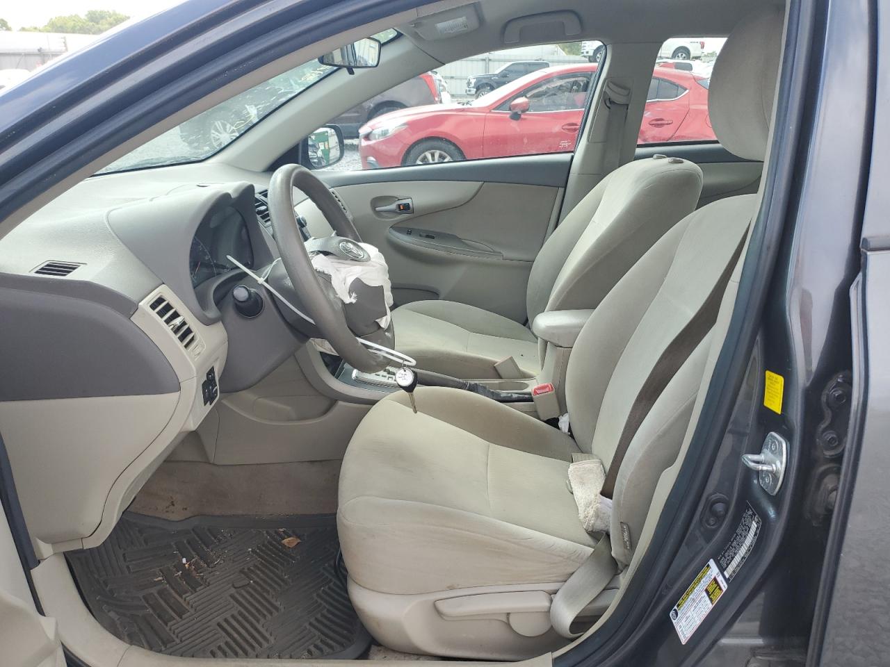 Toyota Corolla Base Image 3