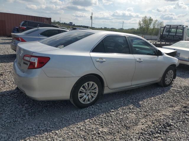 Toyota Camry Base Image 3