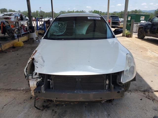 Nissan Altima Base Image 9