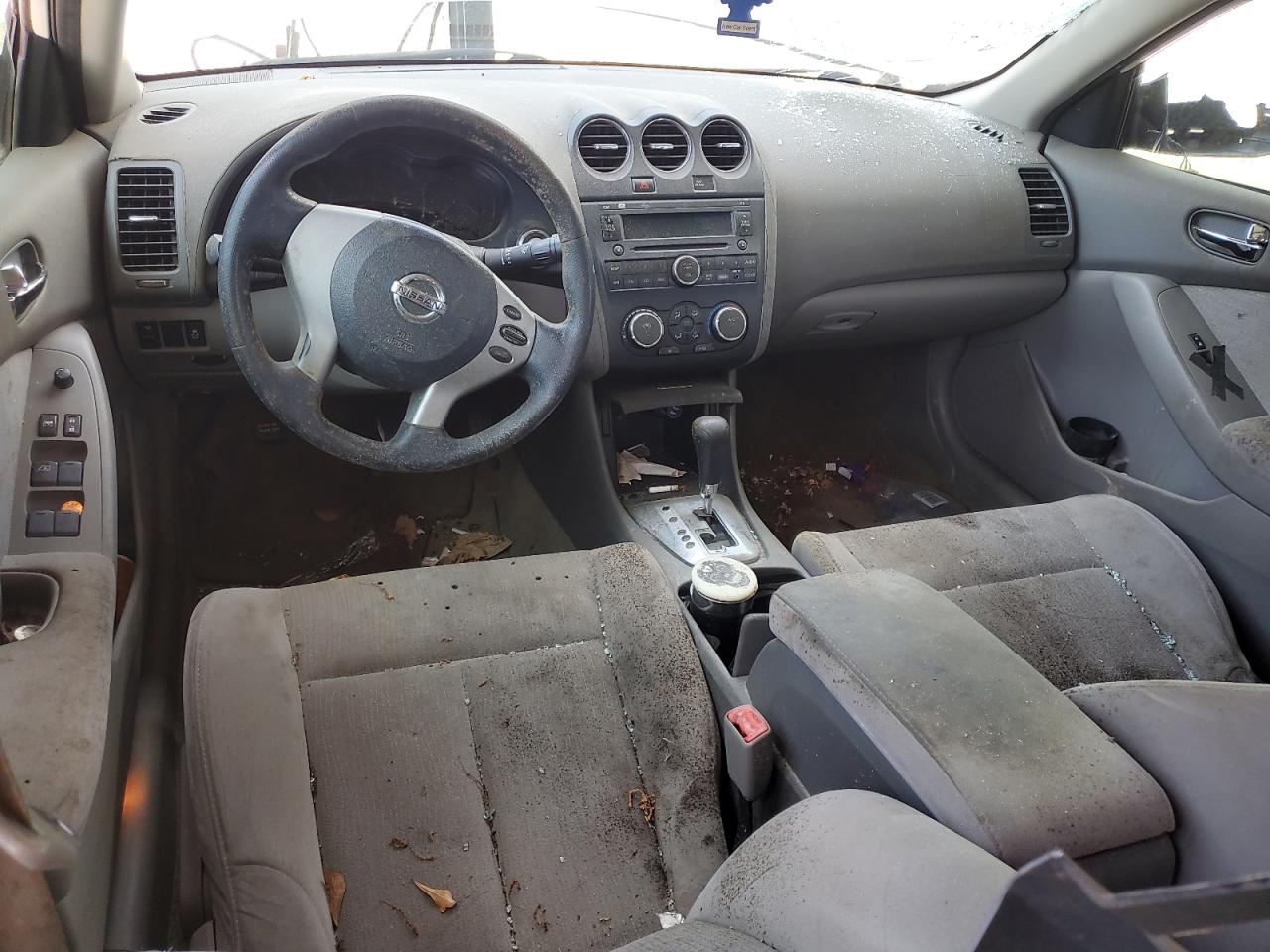 Nissan Altima Base Image 6