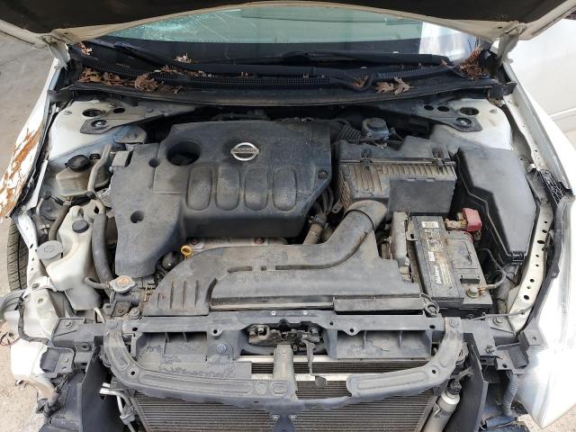 Nissan Altima Base Image 10