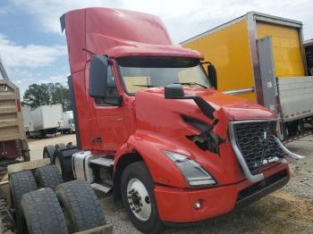  Salvage Volvo Vnr