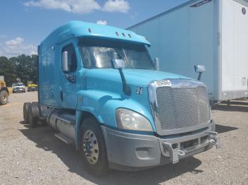  Salvage Freightliner Cascadia 1