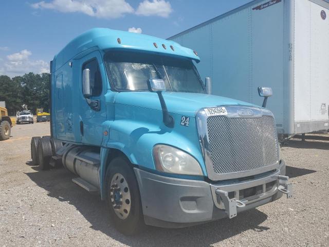 Salvage Freightliner Cascadia 1