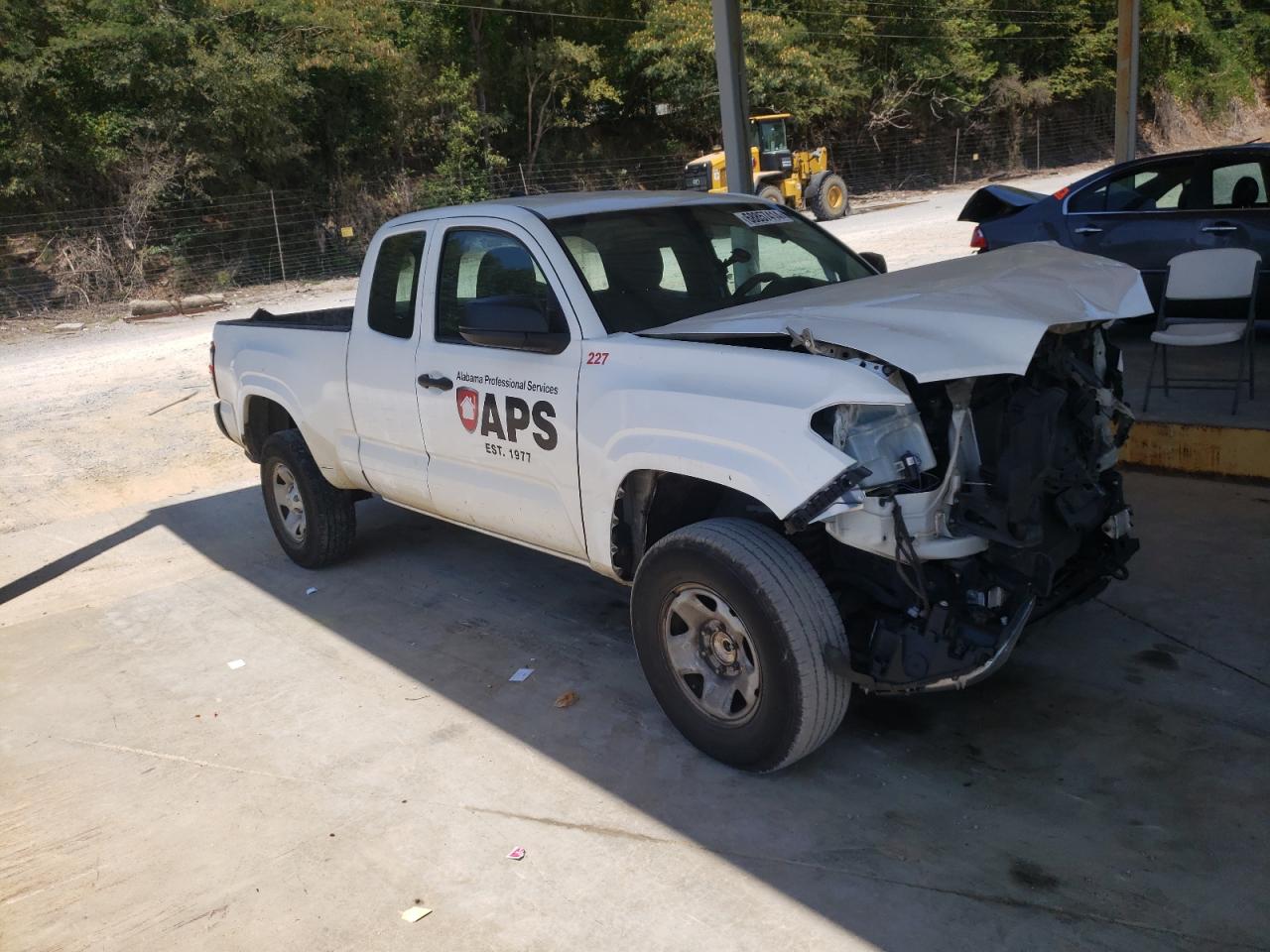 Toyota Tacoma Access Cab Image 3