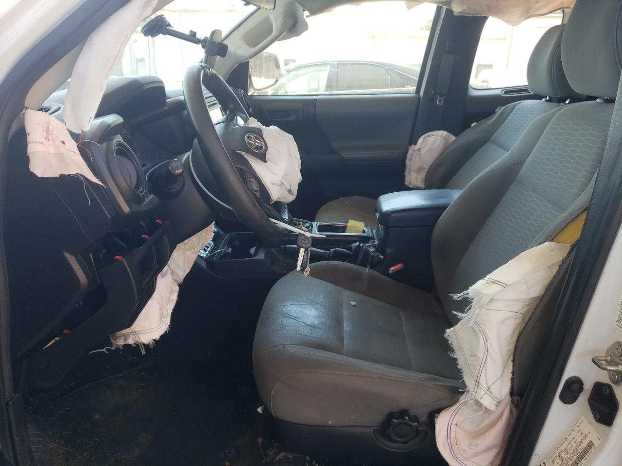 Toyota Tacoma Access Cab Image 6