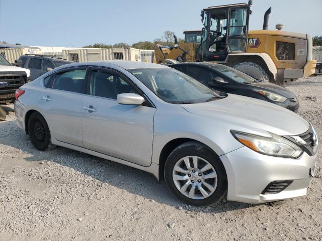 Nissan Altima 2.5 Image 12