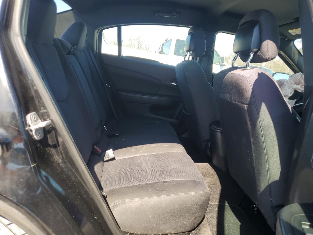 Chrysler 200 Lx Image 10