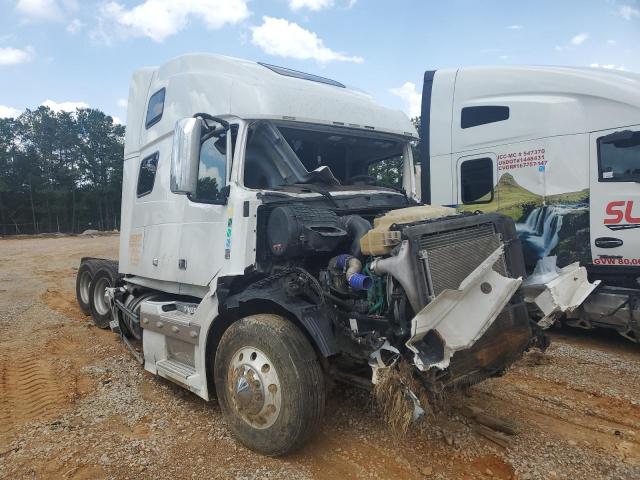  Salvage Volvo Vnl
