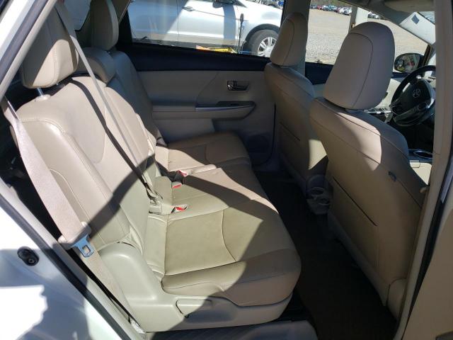 Toyota Prius Image 12