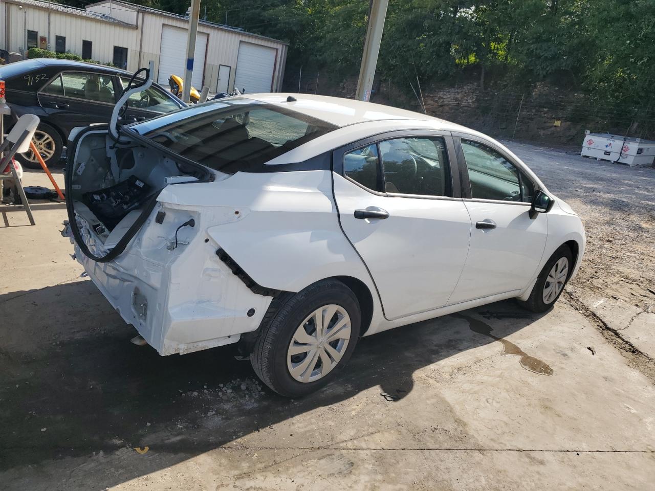 Nissan Versa S Image 2