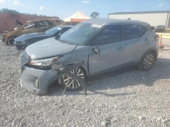  Salvage Nissan Kicks