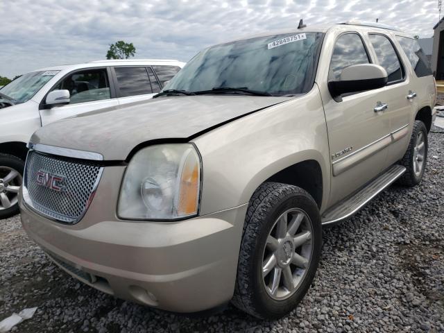 GMC Yukon Denali Image 2