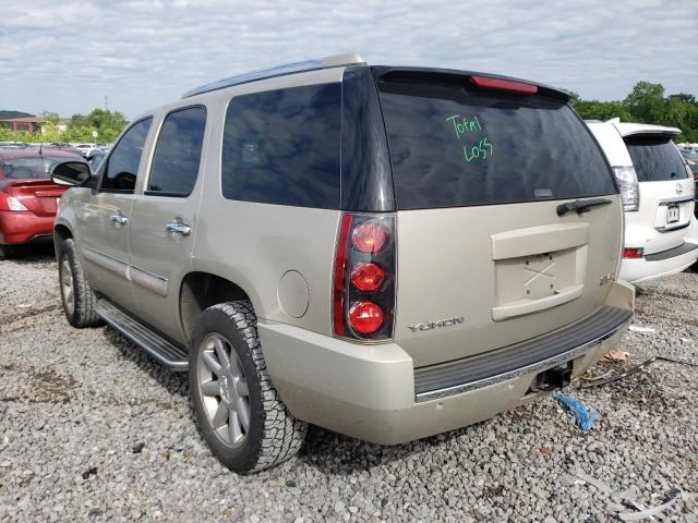 GMC Yukon Denali Image 6