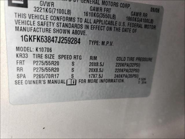 GMC Yukon Denali Image 9