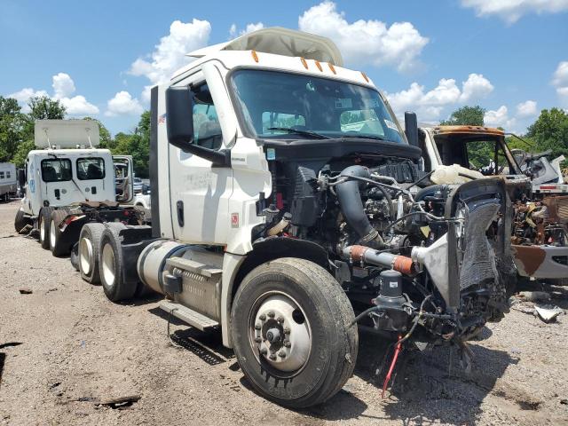  Salvage Freightliner Cascadia 1