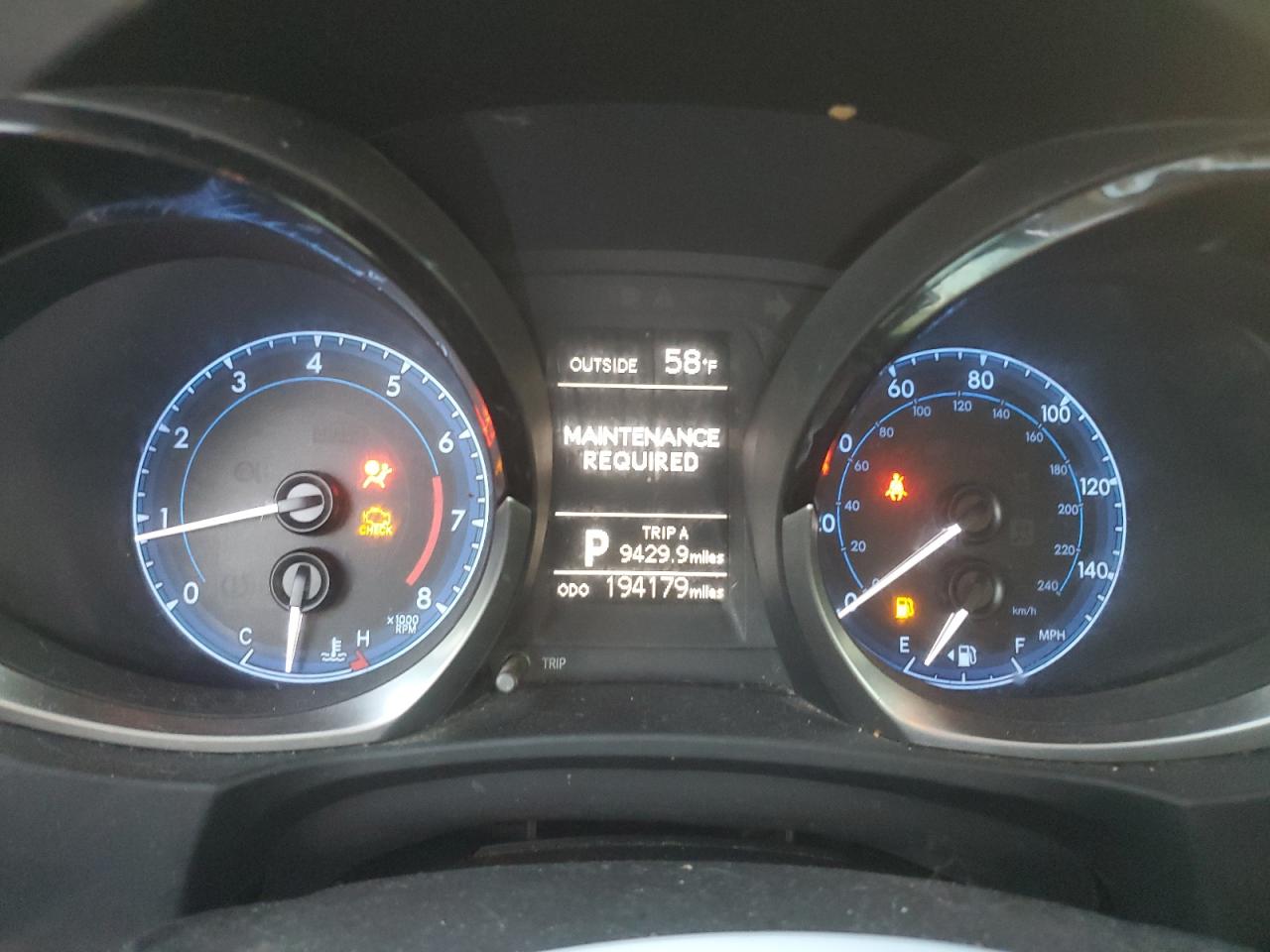 Toyota Corolla L Image 6