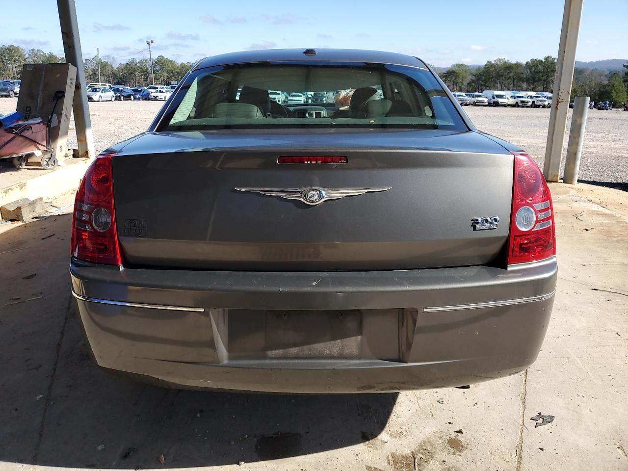 Chrysler 300 Touring Image 2