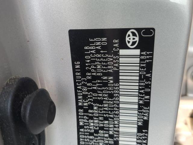 Toyota Corolla Le Image 9