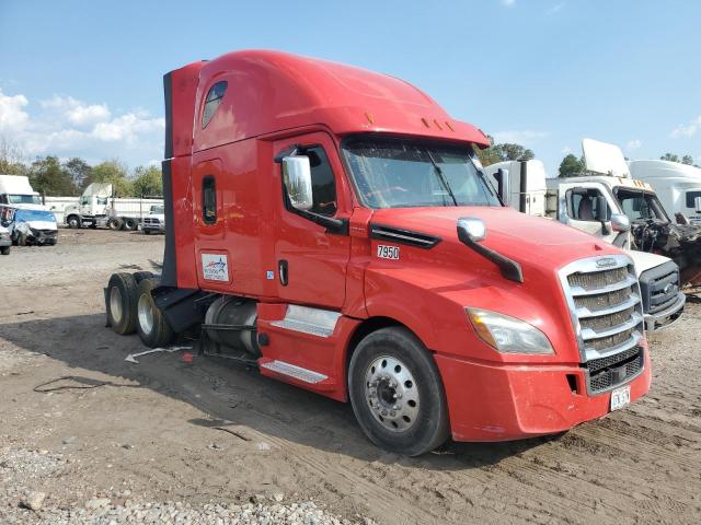  Salvage Freightliner Cascadia 1