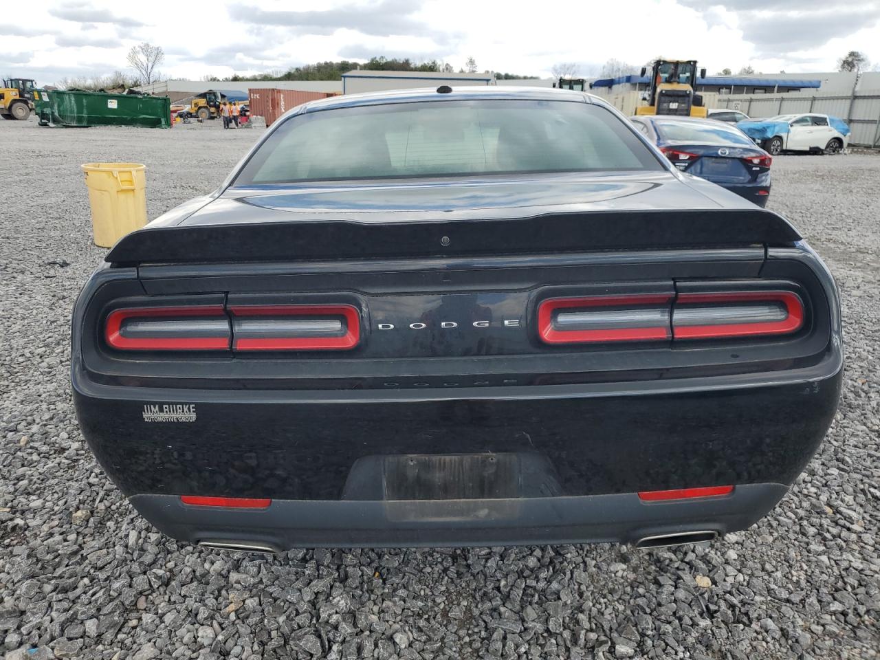 Dodge Challenger Sxt Image 12