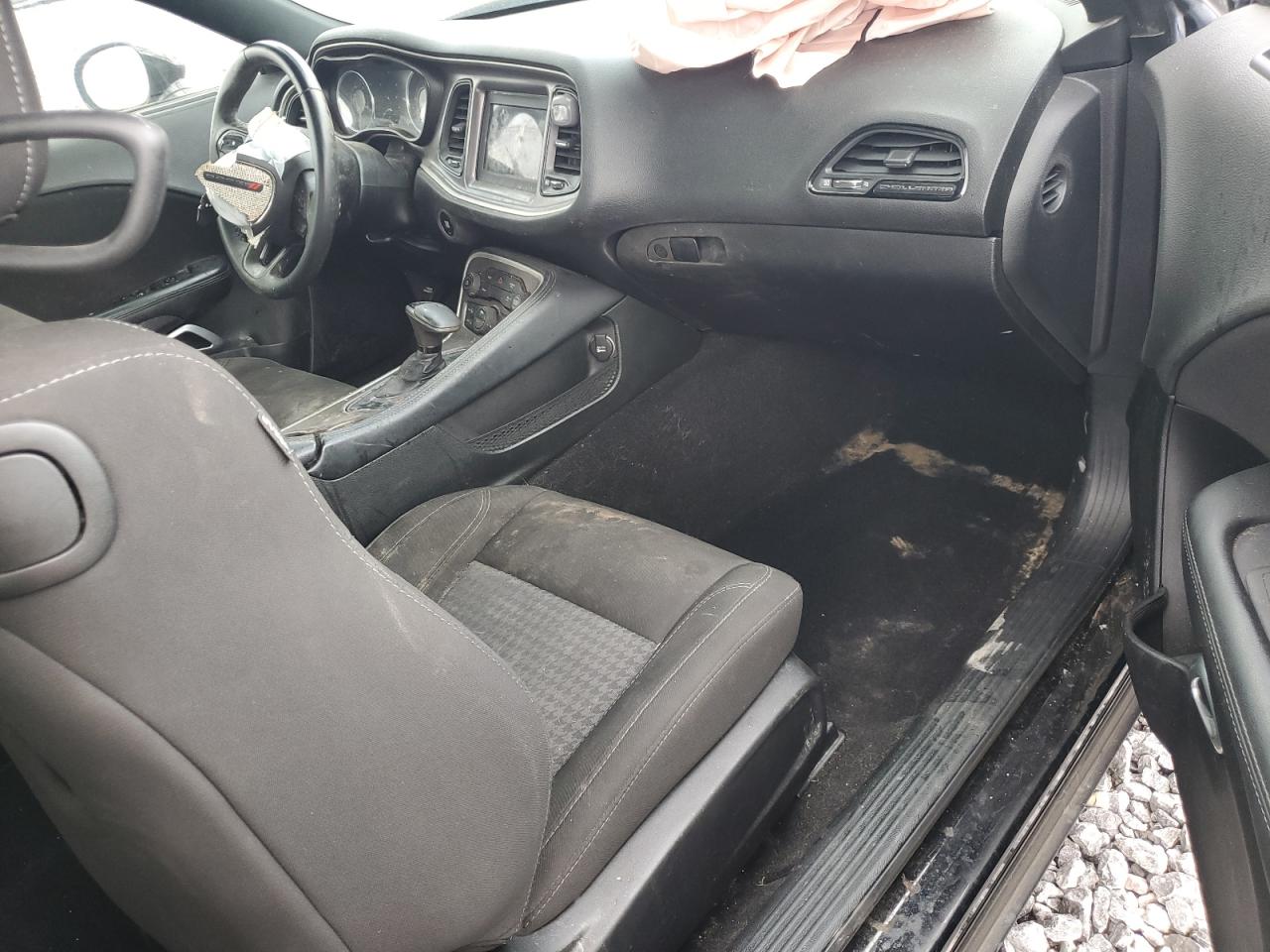 Dodge Challenger Sxt Image 8