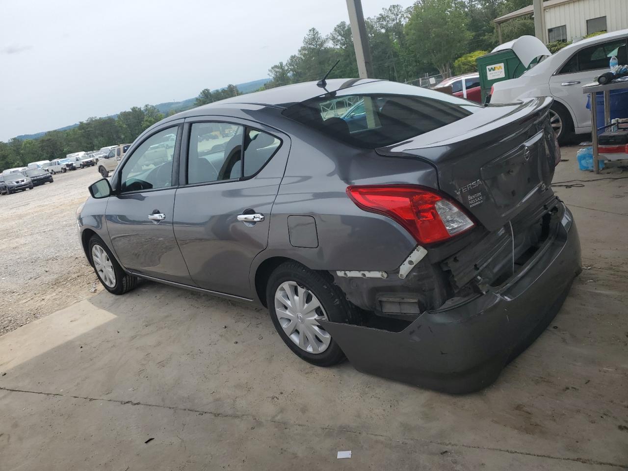 Nissan Versa S Image 4