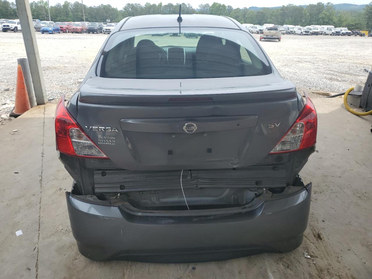 Nissan Versa S Image 6
