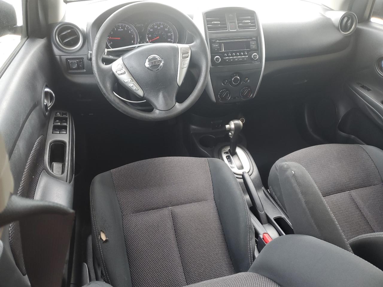 Nissan Versa S Image 5