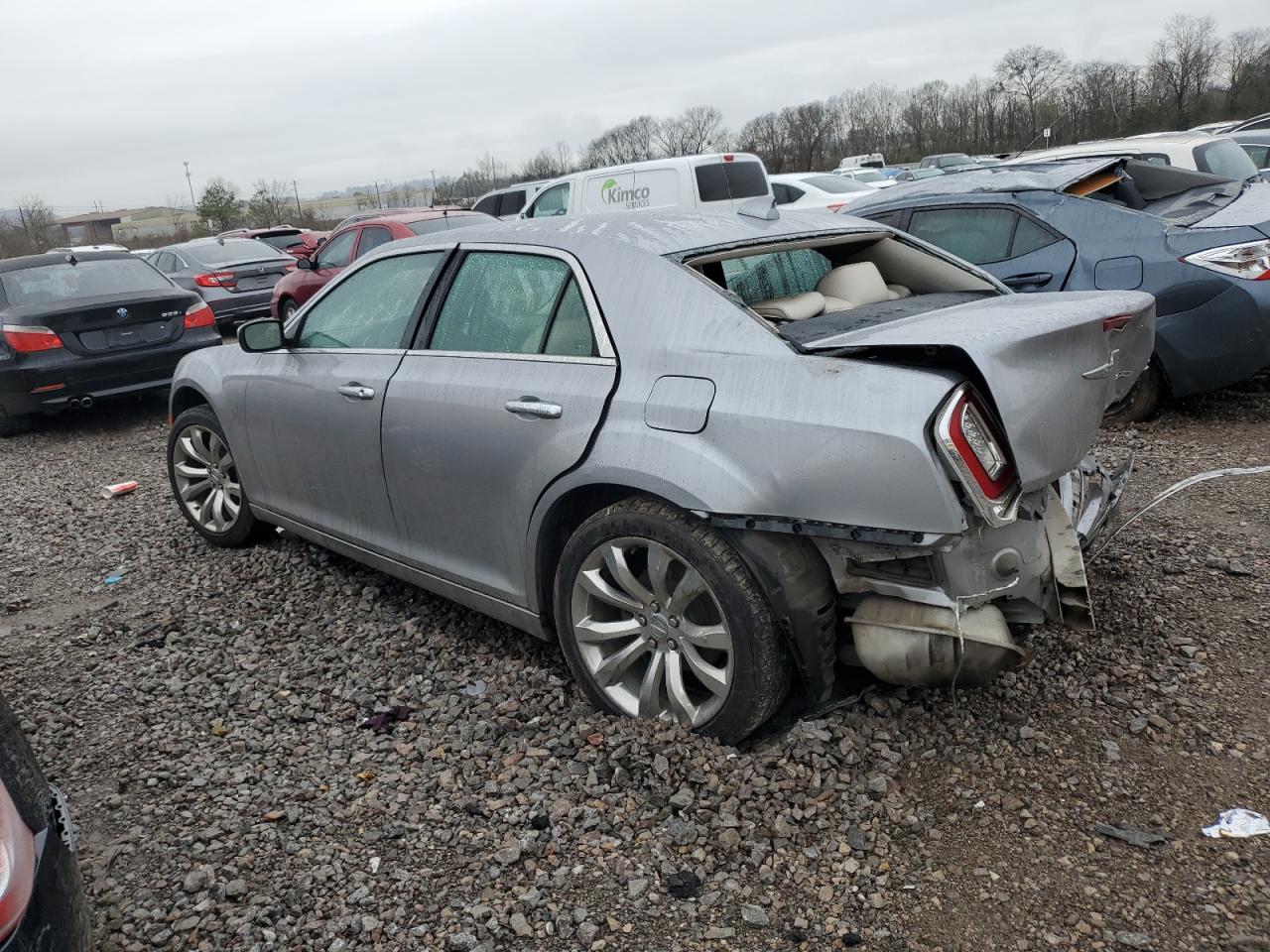 Chrysler 300 Limited Image 2