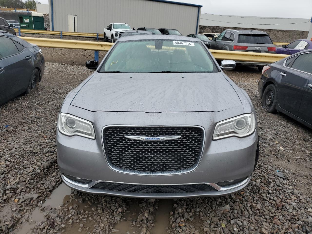 Chrysler 300 Limited Image 5