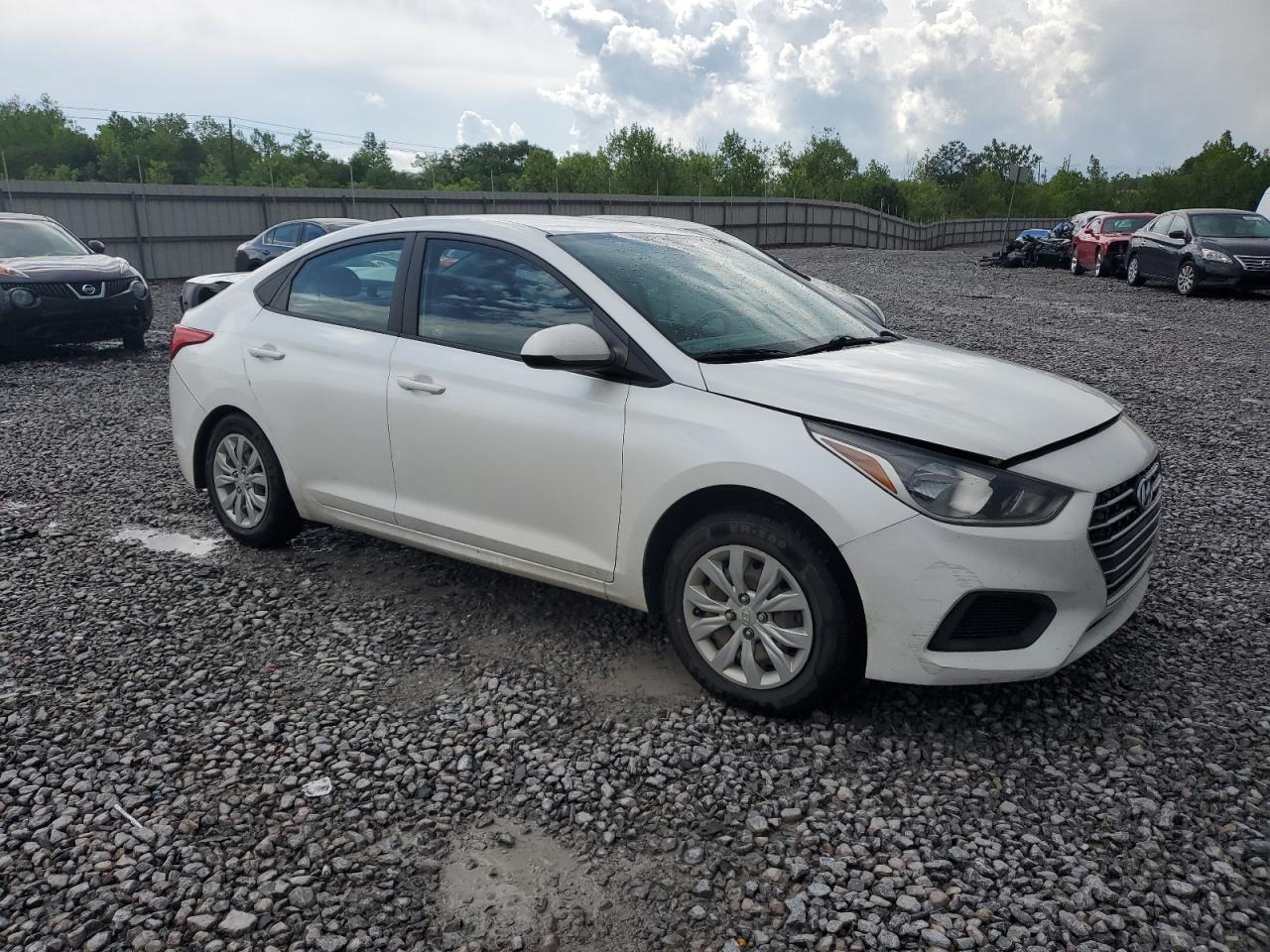 Hyundai ACCENT Se Image 7