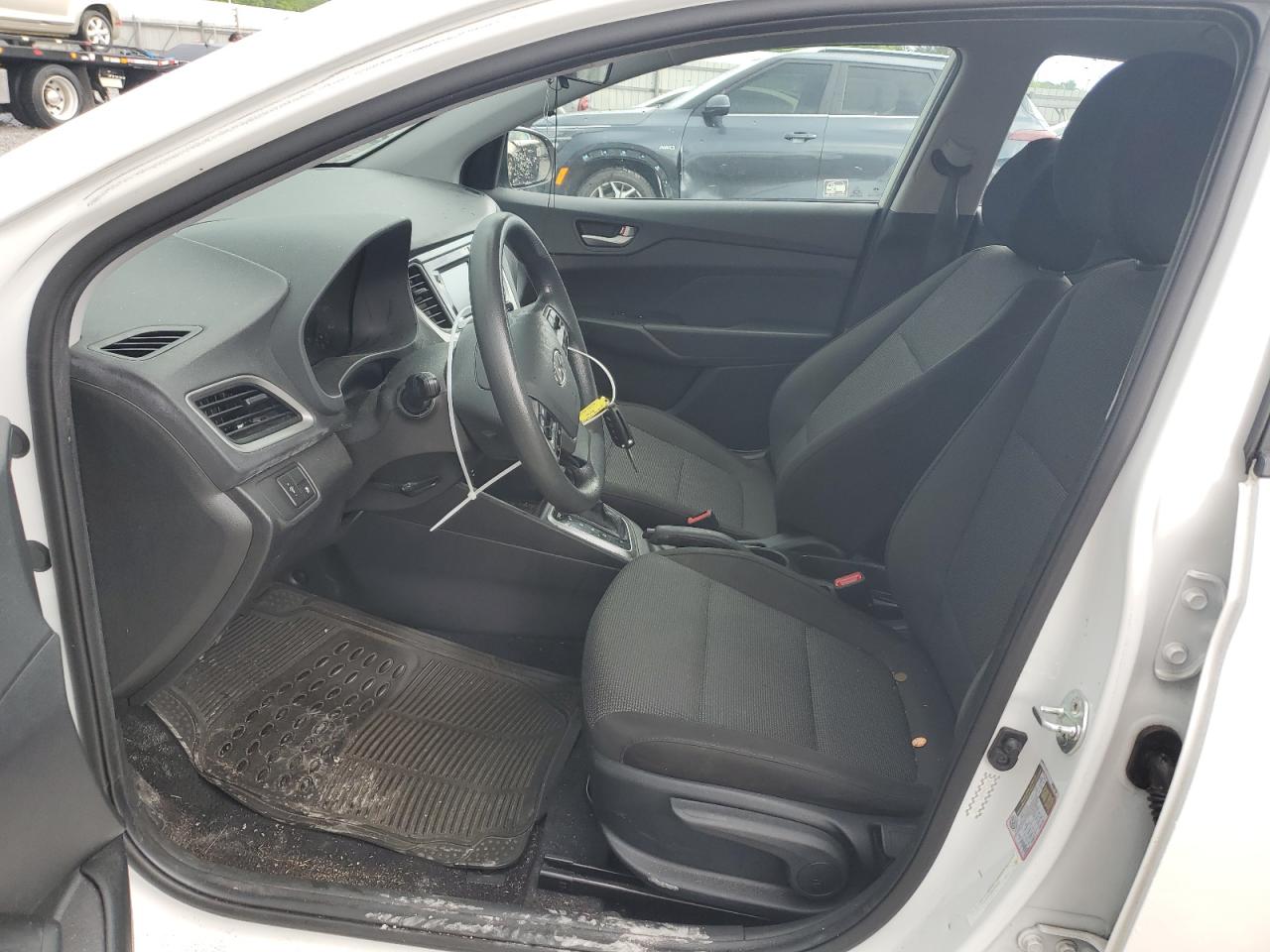 Hyundai ACCENT Se Image 6