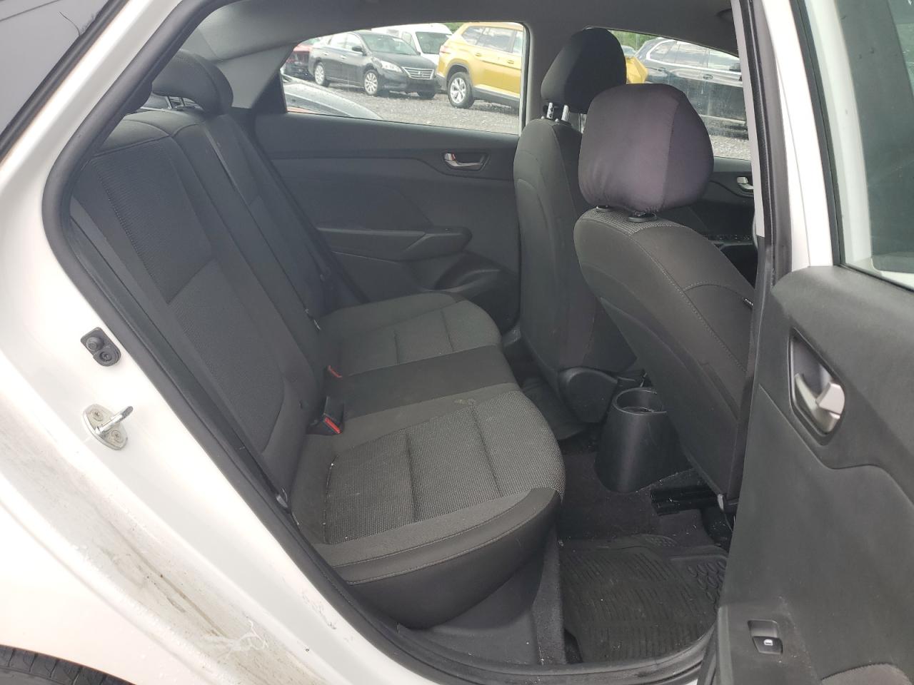 Hyundai ACCENT Se Image 12