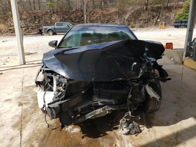 Toyota Camry Le Image 4