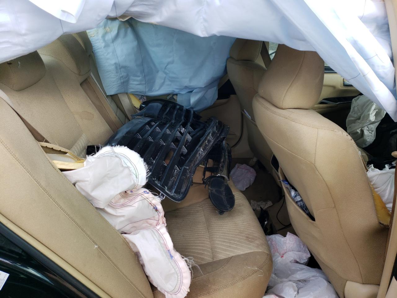 Toyota Camry Le Image 8