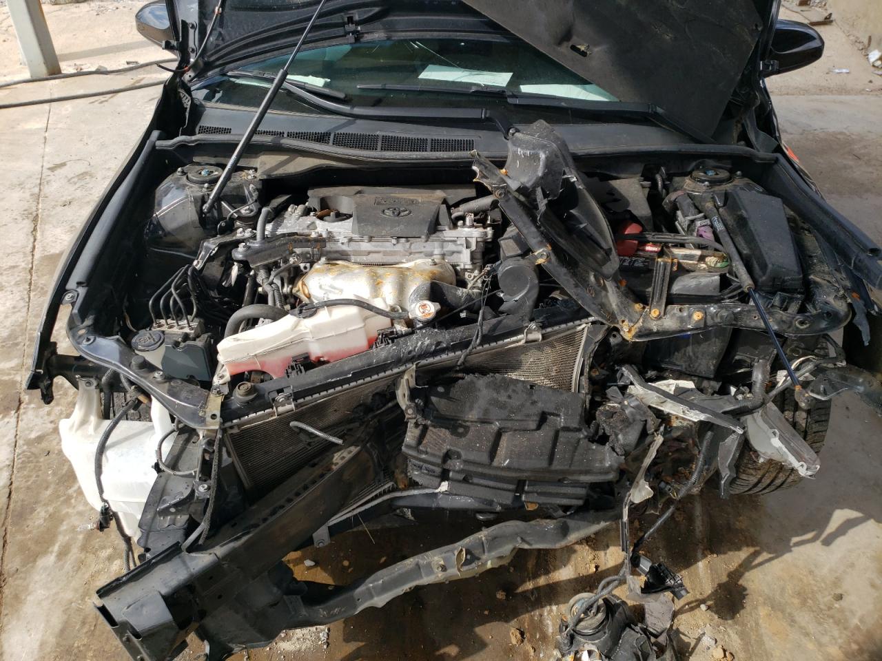 Toyota Camry Le Image 11