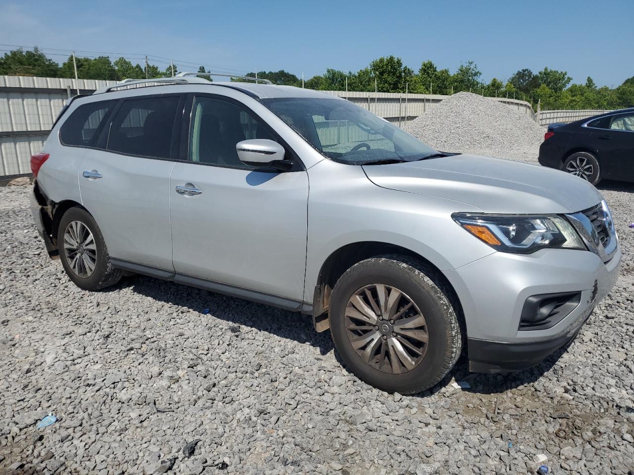 Nissan Pathfinder S Image 12